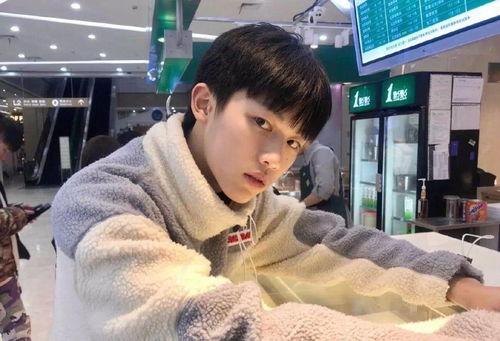 網紅小姐姐套路弟弟視頻,溫馨互動引網友熱議