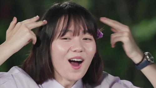 抱著女人吃瓜表情包,笑料橫生表情包來襲！