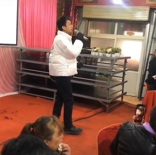 明星參加婚禮唱歌視頻,明星婚禮現(xiàn)場(chǎng)獻(xiàn)唱瞬間回顧